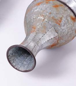 Florero de Metal galvanizado estilo granja rústico, florero antiguo de jardín - Product Image 4