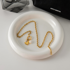 <span class=keywords><strong>Collier</strong></span> pendentif en acier inoxydable plaqué <span class=keywords><strong>or</strong></span> 18 carats avec <span class=keywords><strong>perle</strong></span> d'eau douce et zircon blanc, fermoir marin J&D - Product Image 4