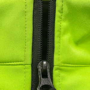 Nueva llegada verde deportes hombres Softshell cortavientos ropa de alta calidad al por mayor chaqueta personalizada para hombre - Product Image 4