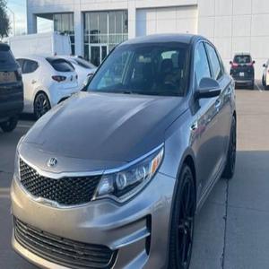 Kia Optima Sedán 2017 Usado, Automático, Asientos de Cuero, Techo Panorámico - Product Image 1