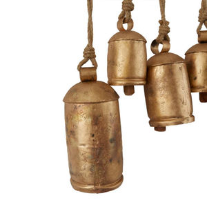 Campanas de Vaca de Metal Dorado Exclusivas de ROSHAN HANDICRAFTS, Cuerdas Colgantes de Yute, Artesanía Ecológica, Decoración Navideña de Estilo Moderno - Product Image 1