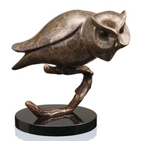 Dernière conception de sculpture antique en aluminium faite à la main modèle moderne pièce maîtresse décorations pour la maison fabricant en gros fournisseur