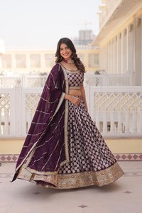 Jacquard en viscose pure couleur vin avec paillettes brodées travail Lehenga Choli & Dupatta ensemble pour mariages, fêtes, festivals - Product Image 4