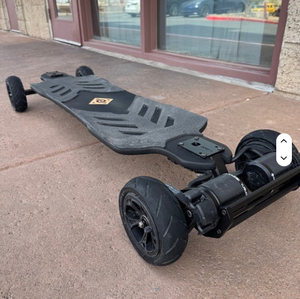Tout Nouveau 2025 Dernier Modèle Carve 3 PRO Noir Esk8Con Skateboards Électriques pour Utilisation en Salle de Sport - Product Image 2