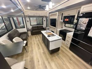 Nouvelle caravane de camping tout-terrain F-o-r-e-s-t R-i-v-e-r Sabre 32G-K-S 2026 - Product Image 5