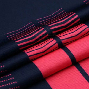 Uniforme de football pour hommes adultes de haute qualité, couleur personnalisée, respirant, séchage rapide, col en V, manches courtes, 100% polyester, vêtements d'équipe - Product Image 6