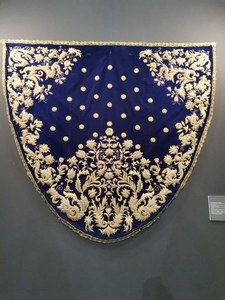 Cape liturgique en velours bleu brodée à la main, broderie lourde dorée, broderie bouillon faite à la main, vêtement d'église personnalisé - Product Image 1