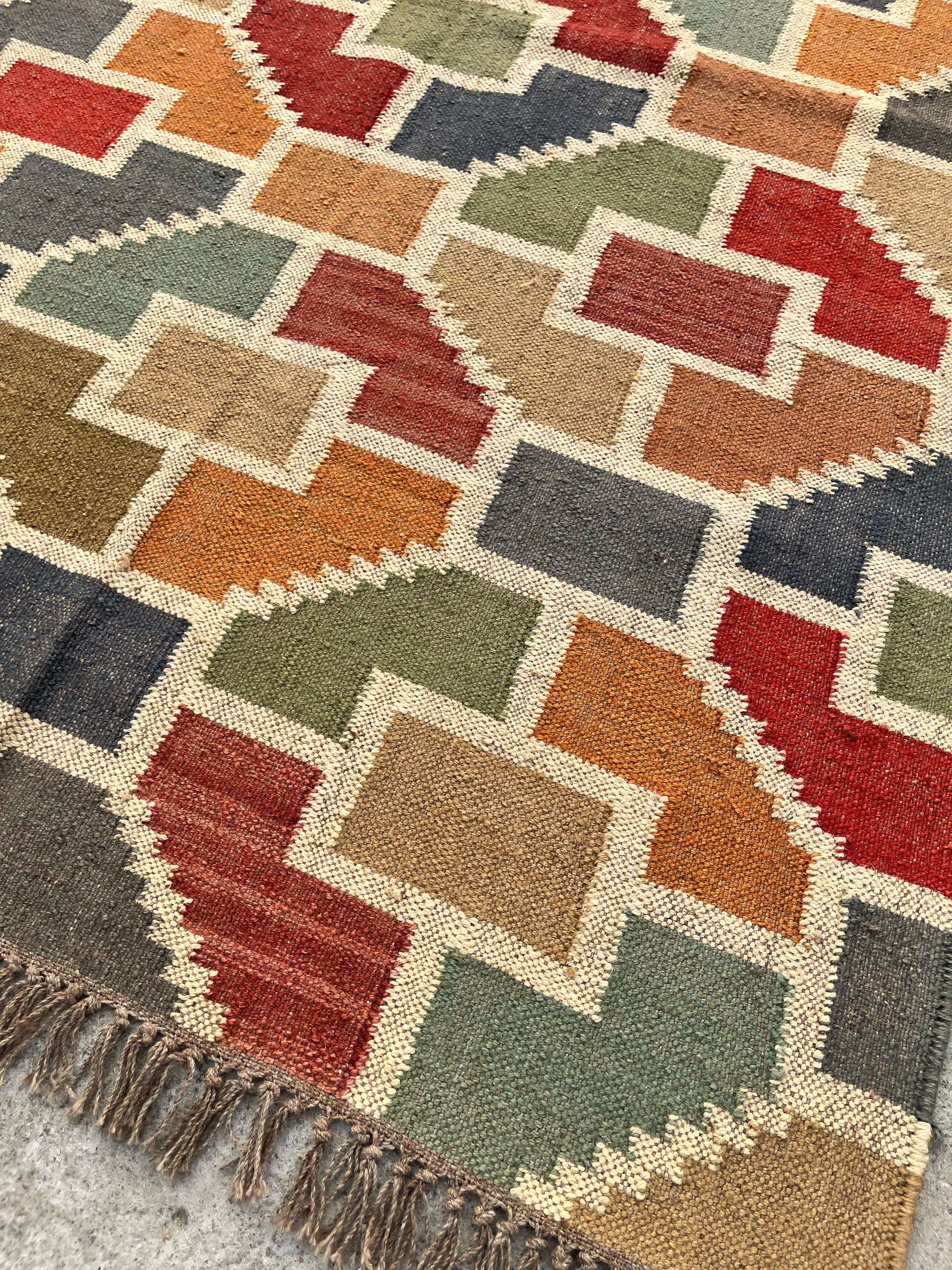 เช่นเดียวกับภาพ