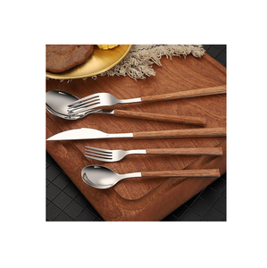 Cuillère de Noël en acier inoxydable ventouses longue poignée en bois cuillère ronde avec Logo personnalisé ensemble de cuillères - Product Image 4