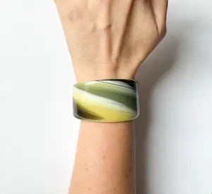 Brazalete de resina hecho a mano de la mejor calidad, nuevo diseño de moda para mujer, patrón de modelo, nueva llegada - Product Image 1