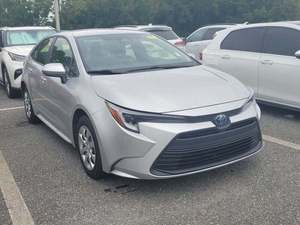 Corolla Sedán 2025 Usado, 1.8 Híbrido Automático, 5 Asientos, Faros LED, Neumáticos R17, Emisión Euro VI, Interior de Tela, Volante a la Izquierda - Product Image 2