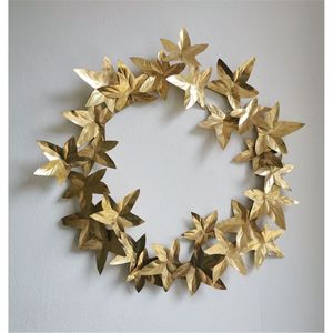 Corona Rústica de Hierro con Hojas de Acebo y Bayas Rojas, Decoración Minimalista Navideña para Pared y Ventana, Corona Festiva Navideña - Product Image 3