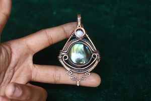 Pendentif en cuivre fait à la main avec de la Labradorite Multi Fire et de la pierre de lune One Eye Design Unique Jewelry Gift for Her Elegant - Product Image 2