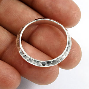 Bague de forme ronde en argent sterling massif 925 faite à la main, conception personnalisée, fabricant de bijoux, exportateur indien, bague d'usure quotidienne - Product Image 5