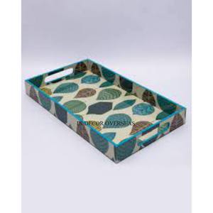 Bandeja de servicio hecha de madera de acacia de calidad superior de forma redonda más vendida con asas de diseñador floral de metal a un precio impresionante - Product Image 4