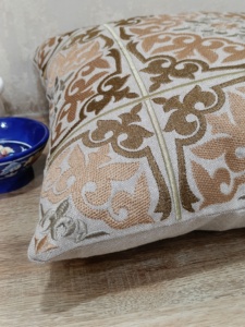 Housse de coussin tendance 100 % coton, nouveau design traditionnel brun teinté, broderie avant et arrière, motif uni, Shamrey Home 45x45cm - Product Image 2