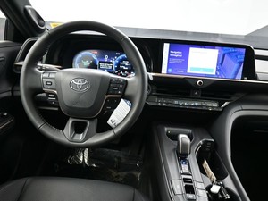 Toyota Crown 2023 SUPER LIMPIO, Transmisión Automática, Asientos de Cuero, Edición Limitada - Product Image 2