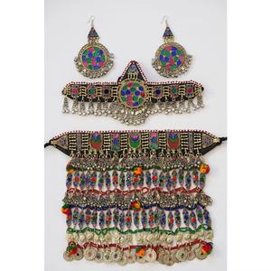 Collar Artesanal de Latón con Diseño Étnico Afgano, Tribal, Vintage, Geométrico, con Diamantes, Plateado en Plata Antigua, para Mujer - Product Image 1