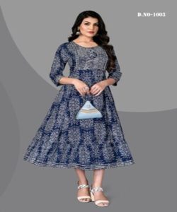 Fusion de mode: Style pakistanais Salwar Kameez - Fusion de styles traditionnels et modernes, créant un vêtement de mode chic et élégant - Product Image 4