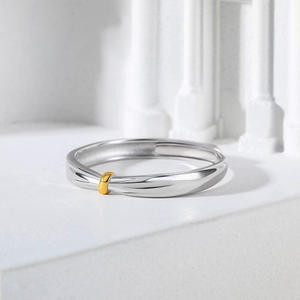Bague pour femme Jeulia Lover Knot bicolore réglable en argent sterling - Product Image 6