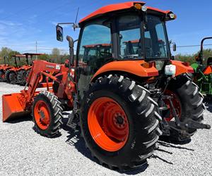 Tractor Kubota M7060 al Mejor Precio con Cargador Frontal Disponible en Existencia - Product Image 1