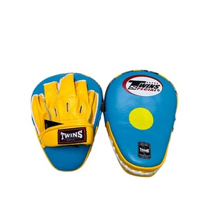 Top Quality Professional Twins Custom Made Breathable <b>Comfortable</b> Leather Punching Pads Custom Logo Focus Mitts for Muay Thai - Product Image 1