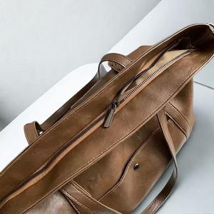 กระเป๋าผู้หญิงหนังแท้งานทำมือคุณภาพส่งออกกระเป๋าสตางค์มีสไตล์และทนทานสำหรับการใช้งานยาวนานจากอินเดีย - Product Image 2