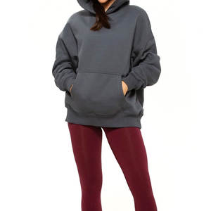 Ventes en gros de sweats à capuche en molleton tricoté surdimensionnés pour femmes, logo personnalisé sur le devant avec poches, vêtements d'hiver pour femmes - Product Image 3