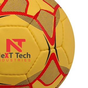 Tech Industries Ballon d'entraînement de football Matériau PU à des fins d'entraînement avec un design personnalisé et un logo personnalisé - Product Image 3