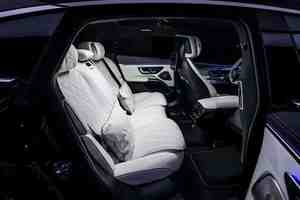 Berline électrique haut de gamme Pioneer 2024 d'occasion, conduite silencieuse et fluide, intérieur moderne spacieux, entretenu avec soin, provenant du Japon - Product Image 5