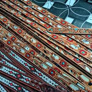 Cinturón vaquero unisex de marca de lujo, herramientas manuales florales y tallado de rodeo, tamaños internacionales personalizados con aleación para hebilla - Product Image 6