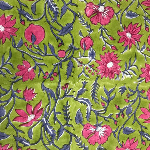 Tela de Algodón Estampada a Mano con Diseño Floral Verde |   Textil Botánico Tradicional de la India - Product Image 1