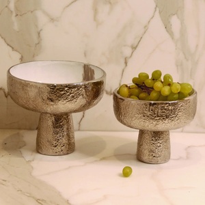 Cuenco decorativo martillado de aluminio de acero inoxidable Estilo moderno Diseñador de lujo Cuenco de nueces de calidad superior para servir - Product Image 4