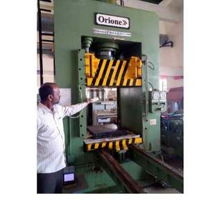 Presse hydraulique à cadre fermé pour tôle avec sécurité avec longue durée de vie au meilleur prix par exportateur Presse à cadre fermé - Product Image 4