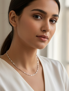 สร้อยคอโซ่โทนคู่ที่สง่างามสำหรับผู้หญิงเครื่องประดับทองและเงินน้ำหนักเบาเหมาะสำหรับสวมใส่ในชีวิตประจำวันที่หรูหรา - Product Image 2