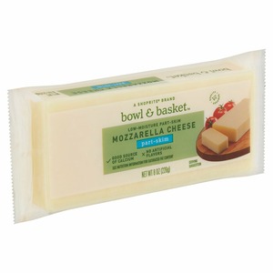 Queso Mozzarella Fresco, Queso de Leche de Vaca Suave de Alta Calidad para Pizza, Pasta, Sándwiches, Ensaladas, Repostería, Bocadillos y Uso en Servicios de Catering - Product Image 1