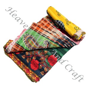 Venta caliente hecho a mano Kantha edredón Gudari Kantha edredón proveedor de oro algodón impreso indio para uso doméstico y hotelero-venta al por mayor - Product Image 1