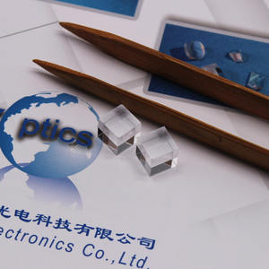 Prisma Óptico Personalizado de Silica Fundida em Ângulo Reto Redondo com Revestimento AR e Suporte Personalizado - Product Image 4