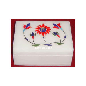 Très belle boîte d'emballage de bijoux en marbre blanc de forme rectangulaire faite à la main avec incrustation de fleurs au meilleur prix - Product Image 1