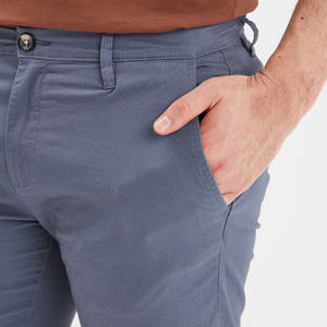 Pantalones Cortos Chino Casuales de Lona Refinada y Transpirable para Hombre, con Largo a Media Pierna, Dobladillo Limpio y Detalle de Costura en Tono Sutil - Product Image 3
