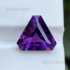 Amatista Africana natural Trillón Triángulo Piedras preciosas sueltas Jaipur Fabricante Precio al por mayor Fabricación de joyas 1mm a 50mm Púrpura - Product Image 3
