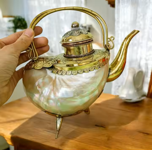 Lujosas Teteras de conchas marinas hechas a mano con encanto costero y textura única - Product Image 2