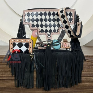 Sac à bandoulière en PVC transparent à carreaux et franges en cuir usiné fait à la main et porte-monnaie de luxe usiné à la main pour femmes, ensembles assortis, vente en gros - Product Image 1