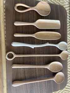 Ensemble de cuisine et de ménage vintage en bois de hêtre écologique de haute qualité avec logo personnalisé, comprenant spatule, cuillère, fourchette et pelle à long manche - Product Image 5