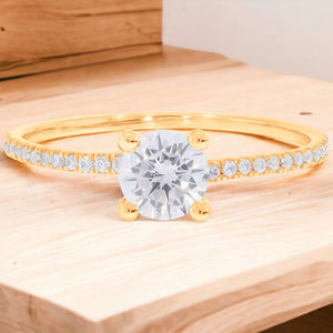 Vente en gros OEM 1.00 Ct Lab Grown Diamond Solitaire Charm Bague de fiançailles avec accents en or 14K - Product Image 1