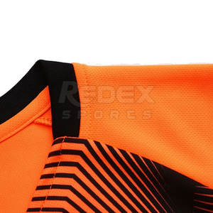 ชุดเล่นฟุตบอลของผู้ชายชุดผ้าโพลีเอสเตอร์ระบายอากาศได้ดีแห้งเร็วออกแบบเองได้100% มีโลโก้ในสต็อก - Product Image 3