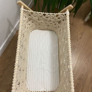 Cuna de bebé de madera y macramé hecha a mano, cama de bebé plegable suave y cómoda para recién nacido, cama de muñeca tejida a mano para decoración de habitación de niños - Product Image 6