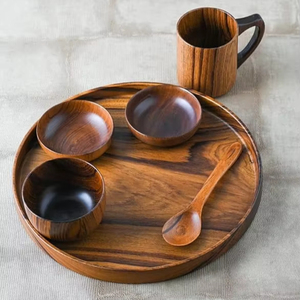 Plato de servicio de madera maciza redondo personalizado seguro para el hogar bandeja de aperitivos de madera de nogal negro de lujo patrón de planta de cocina ecológico - Product Image 1