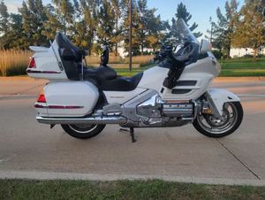 Motocicleta Touring GOLD WING 1800 de 2004 - Product Image 3