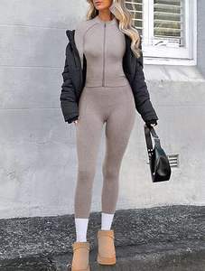 Conjunto de yoga para mujer, ropa deportiva sin costuras, sujetador corto de dos piezas con mallas de cintura alta, ropa de entrenamiento elegante, ropa de gimnasio - Product Image 5